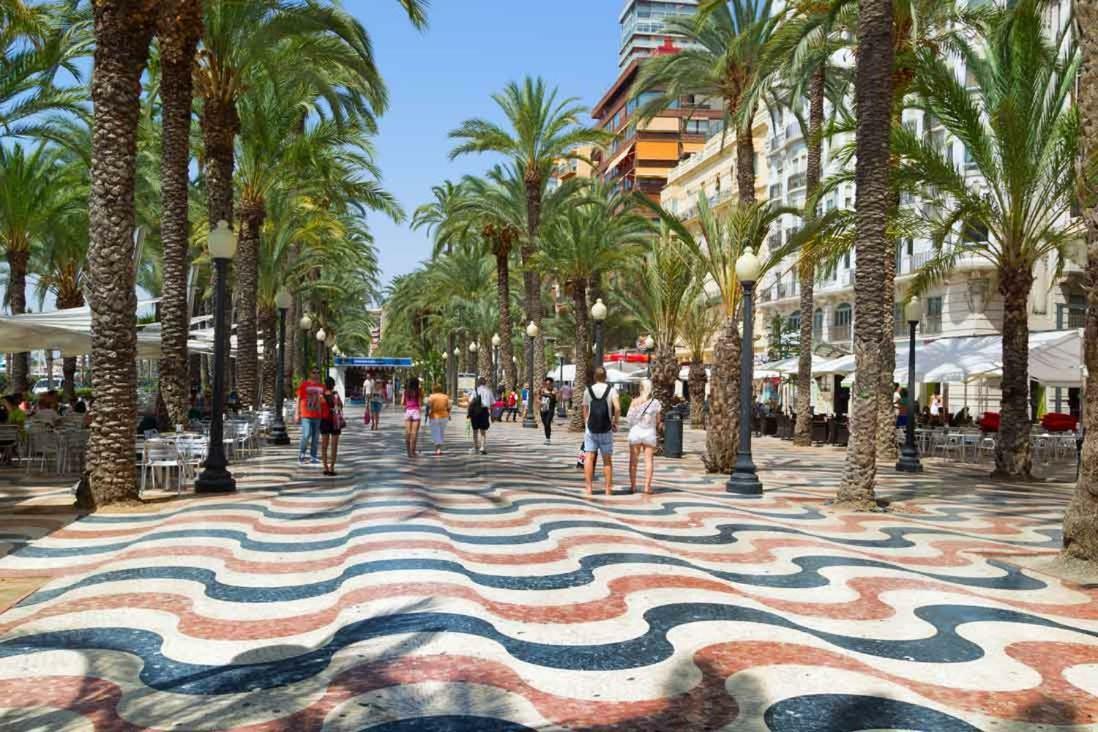Beach, City Center And Entertainment Alicante Exterior foto
